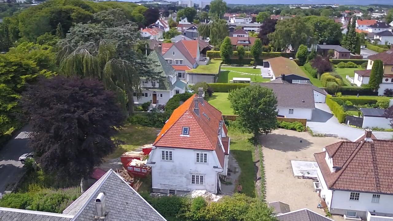 Luftfoto av eiendommen under oppstart av utearbeidene