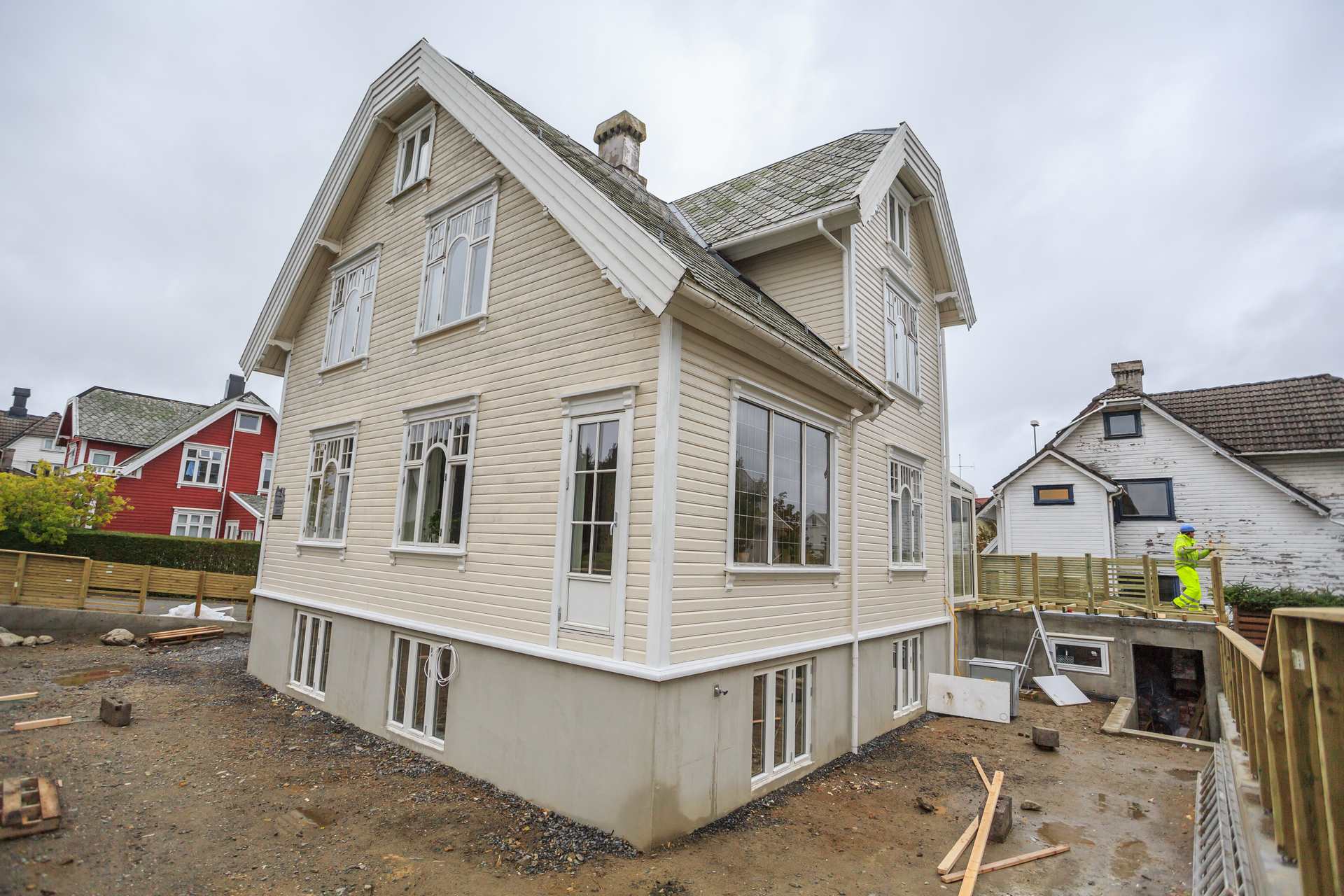 Arbeid med fundament og etablering av ny drenering