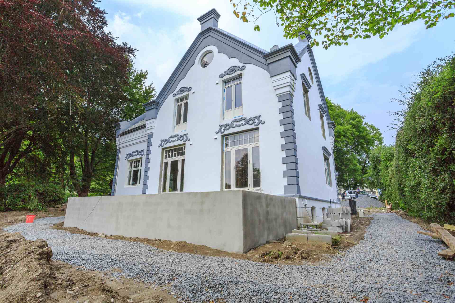 Uteområdet før opparbeidelse av hageanlegget